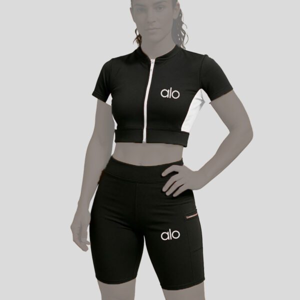 ست زنانه کراپ و شورتک جیب دار alo